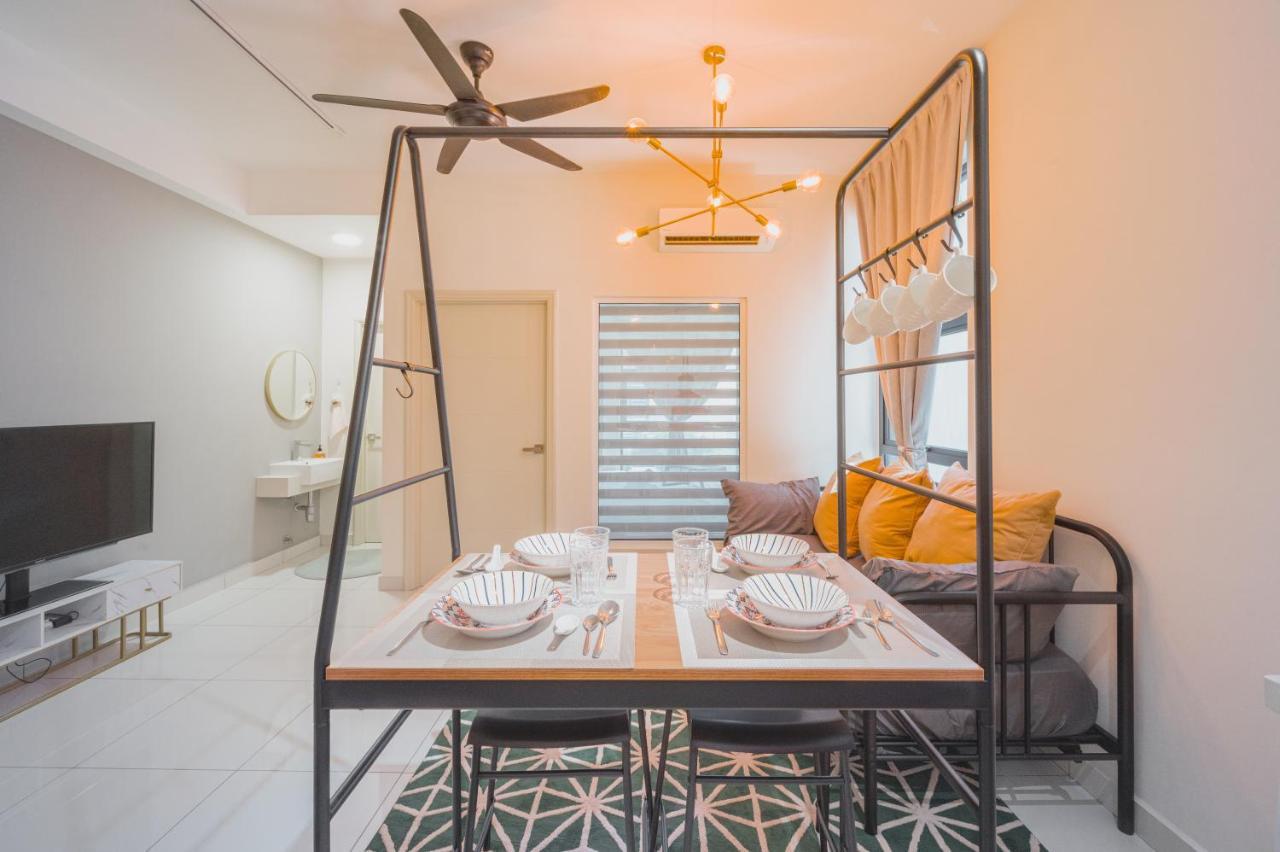 Appartamento Arte Mont Kiara By Airhost Kuala Lumpur Esterno foto